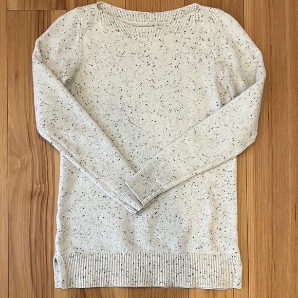 LOFT Sweaters - LOFT Speckled Cream Boatneck Sweater
